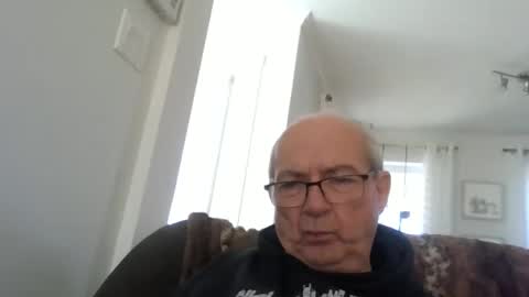 Snapshot of bernard1102 chatting on May 8, 1:16 pm bernard1102 online show from May 8, 1:16 pm