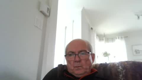 Snapshot of bernard1102 chatting on May 15, 12:56 pm bernard1102 online show from May 15, 12:56 pm