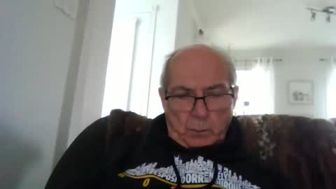 Snapshot of bernard1102 chatting on May 19, 12:44 pm bernard1102 online show from May 19, 12:44 pm