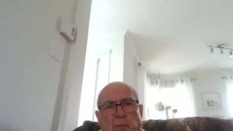 Snapshot of bernard1102 chatting on May 25, 5:08 pm bernard1102 online show from May 25, 5:08 pm