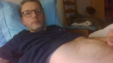 Snapshot of bernie484237 chatting on March 22, 10:46 pm Bernie online show from March 22, 10:46 pm