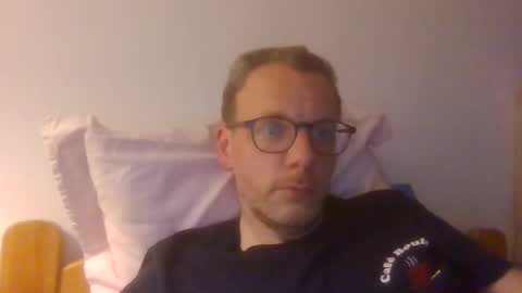 Snapshot of bernie484237 chatting on May 4, 6:26 pm Bernie online show from May 4, 6:26 pm