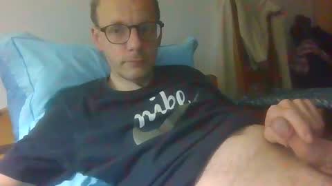 Snapshot of bernie484237 chatting on May 11, 7:33 pm Bernie online show from May 11, 7:33 pm
