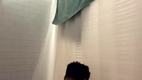 Snapshot of berriess_ chatting on December 16, 12:38 pm berriess_ online show from December 16, 12:38 pm