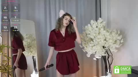 Aurora online show from September 23, 11:35 am