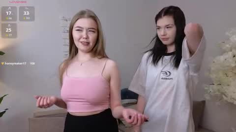 Aurora online show from December 4, 10:13 am