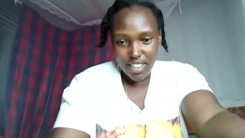 berrythighs online show from March 14, 1:49 pm