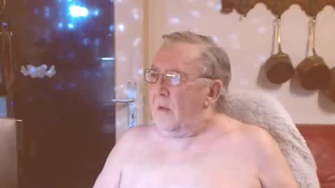 Snapshot of best127 chatting on February 6, 7:18 pm jean online show from February 6, 7:18 pm