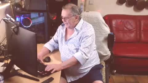 Snapshot of best127 chatting on March 5, 6:56 pm jean online show from March 5, 6:56 pm