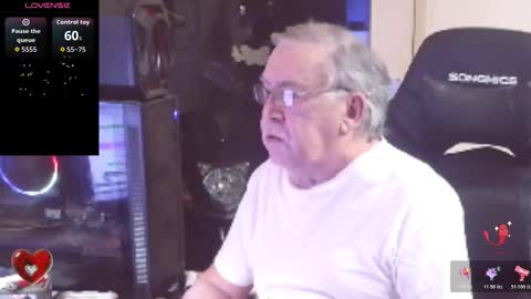 Snapshot of best127 chatting on December 15, 10:47 pm jean online show from December 15, 10:47 pm