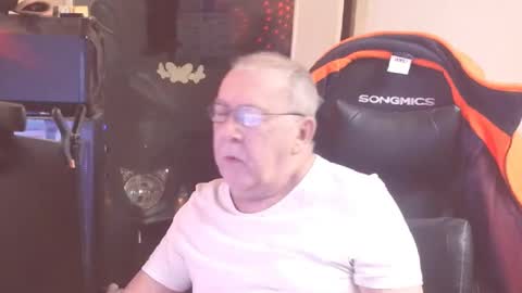 Snapshot of best127 chatting on February 7, 10:35 pm jean online show from February 7, 10:35 pm