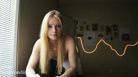 Chloe Next stream on Friday online show from March 3, 8:54 pm