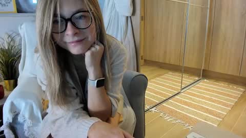 Vicky   online show from October 20, 6:47 am