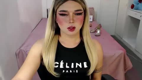 Snapshot of bestgirljulia chatting on October 5, 10:18 pm bestgirljulia online show from October 5, 10:18 pm