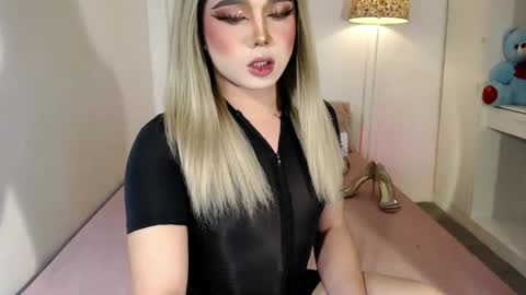 Snapshot of bestgirljulia chatting on October 25, 4:53 am bestgirljulia online show from October 25, 4:53 am