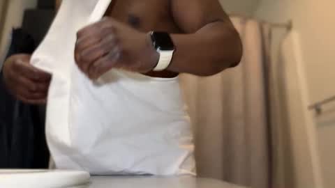 Snapshot of bestkeptsecre_t chatting on February 4, 10:24 pm bestkeptsecre t online show from February 4, 10:24 pm