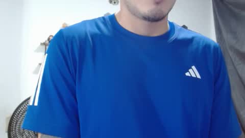 Snapshot of bestonmonda chatting on December 18, 1:33 am bestonmonda online show from December 18, 1:33 am