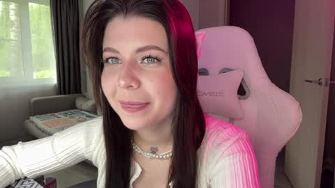 Snapshot of bethelsimensky chatting on May 25, 12:44 pm Airin online show from May 25, 12:44 pm