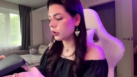 Snapshot of bethelsimensky chatting on June 4, 12:00 pm Airin online show from June 4, 12:00 pm