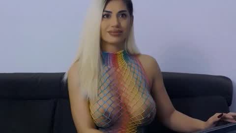 bethierusse online show from November 6, 2:34 am