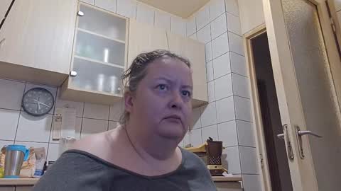 Snapshot of bethnorth chatting on September 27, 2:16 am bethnorth online show from September 27, 2:16 am