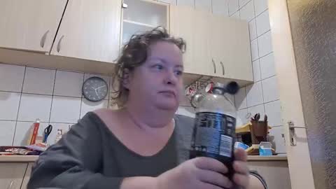 Snapshot of bethnorth chatting on October 11, 2:11 am bethnorth online show from October 11, 2:11 am