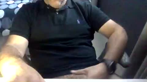 Snapshot of betoooox chatting on January 6, 7:35 pm Virtual Gentleman online show from January 6, 7:35 pm