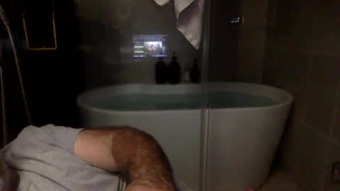 Snapshot of betoooox chatting on October 6, 4:10 am Virtual Gentleman online show from October 6, 4:10 am