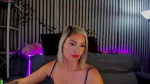Snapshot of betty_brock chatting on June 13, 1:14 am Betty online show from June 13, 1:14 am