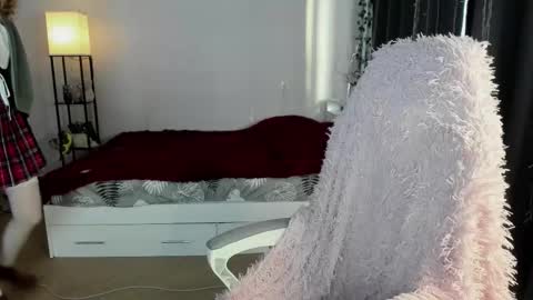 Dory make me happier online show from November 30, 3:43 am