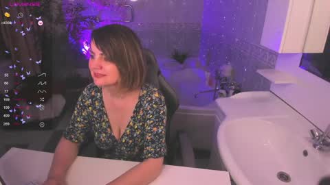 Snapshot of bettygibsonn chatting on April 2, 8:01 am Betty online show from April 2, 8:01 am