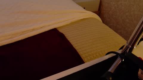 Betty online show from January 7, 8:22 pm