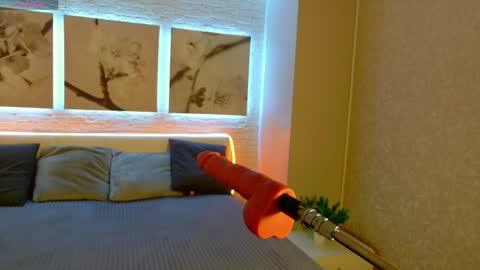 Betty online show from April 4, 8:17 pm