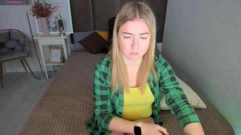 Mila Sweet online show from November 20, 5:07 am