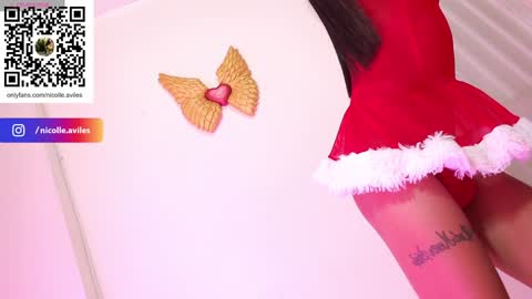 Nicolle Aviles online show from December 14, 3:51 am