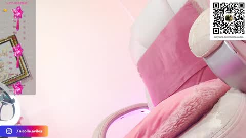 Nicolle Aviles online show from January 10, 5:58 am