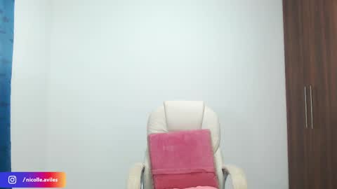 Nicolle Aviles online show from February 18, 8:58 pm