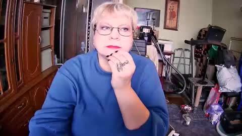 BeverlyQCynia online show from November 14, 12:26 pm