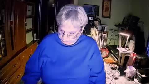 BeverlyQCynia online show from November 22, 2:27 pm