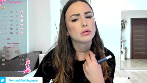   BeyonceDoll       Twitter DollBeyonce    online show from November 15, 8:16 pm