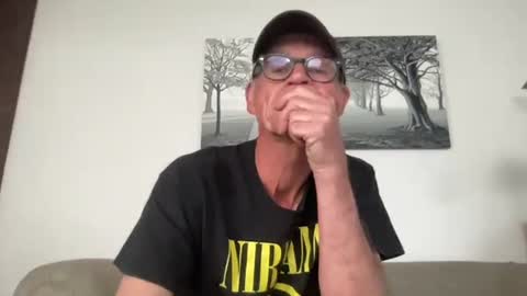 Snapshot of bgrade chatting on October 18, 7:47 pm bgrade online show from October 18, 7:47 pm