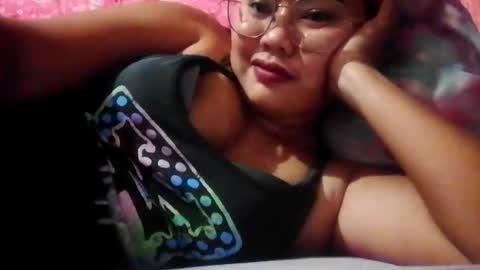 Snapshot of bheb_ji chatting on April 12, 1:49 pm bheb_ji online show from April 12, 1:49 pm
