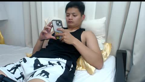 bhillrhey121103 online show from April 24, 6:38 am