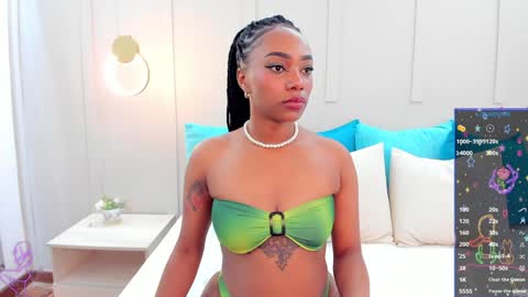 Snapshot of bhritany_brow chatting on February 2, 9:23 pm Bhri online show from February 2, 9:23 pm