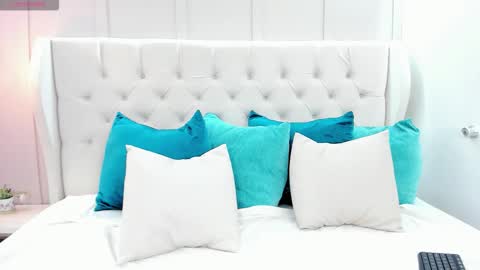 Snapshot of bhritany_brow chatting on October 21, 5:57 pm Bhri online show from October 21, 5:57 pm