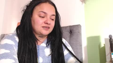 Snapshot of biabia_1 chatting on December 25, 9:22 pm BiaBia online show from December 25, 9:22 pm
