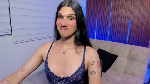 Snapshot of bianca_baldwin01 chatting on April 28, 2:27 am bianca_baldwin01 online show from April 28, 2:27 am