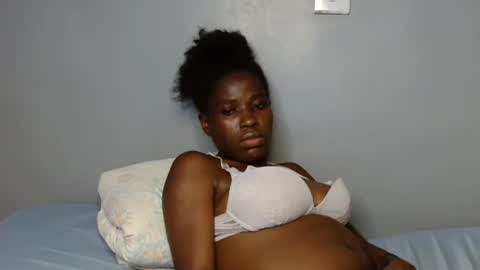 Snapshot of bianca_lue chatting on June 24, 3:11 pm bianca baby online show from June 24, 3:11 pm