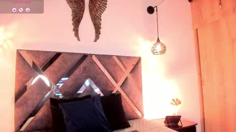 Snapshot of bianca_zaens1 chatting on February 23, 9:44 am B I A N C A online show from February 23, 9:44 am