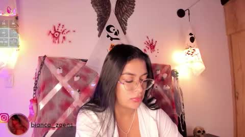 Snapshot of bianca_zaens1 chatting on October 30, 10:38 am B I A N C A online show from October 30, 10:38 am